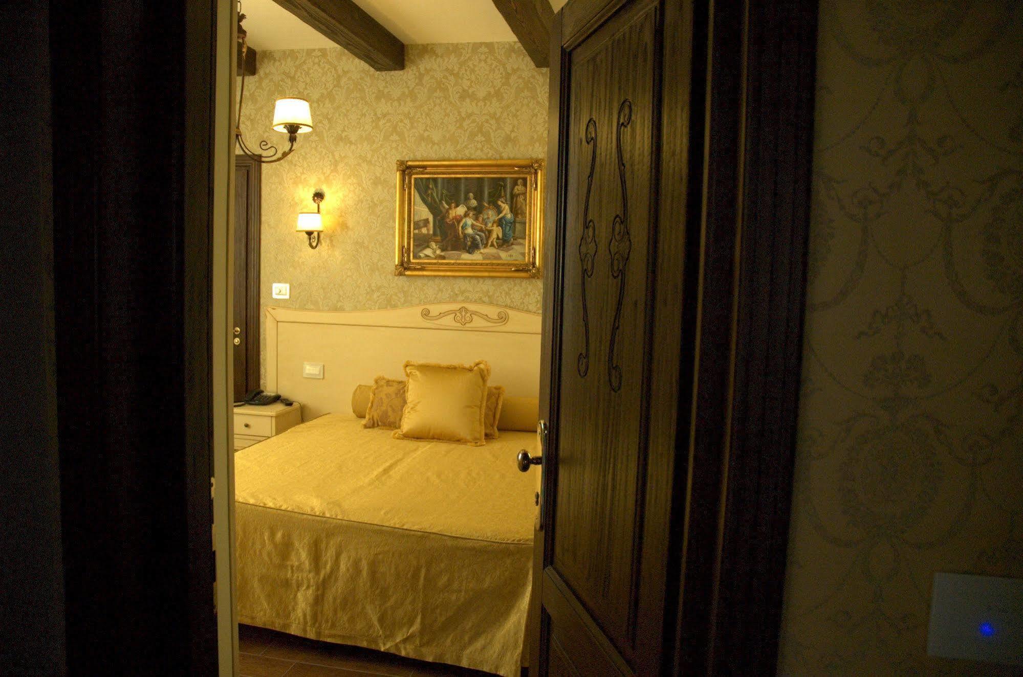 Hotel Villa Clementina Scafati Exterior photo
